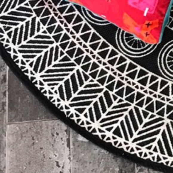 5’ Round Boho Canvas Rug - Picture 2 of 3